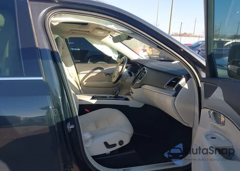 2022 Volvo Xc90 T5 Momentum 7 Passenger z USA, uszkodzony, nr VIN YV4102CK3N1852791